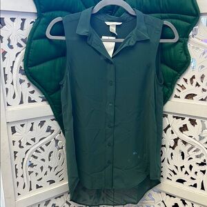 NWT H&M sheer green button up tank top. Size 4 women’s.